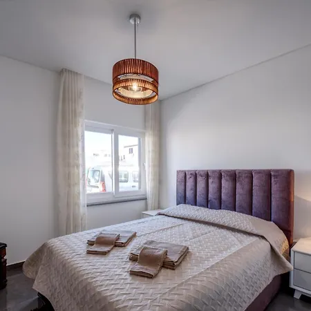 Apartment & Surf Lovers With Ac - *