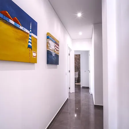 公寓 & Surf Lovers With Ac - 巴勒尔