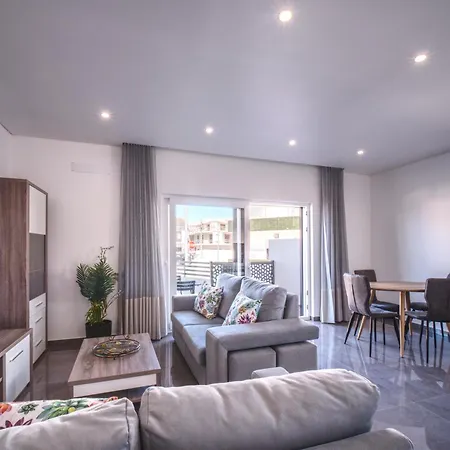 公寓 & Surf Lovers With Ac - 巴勒尔