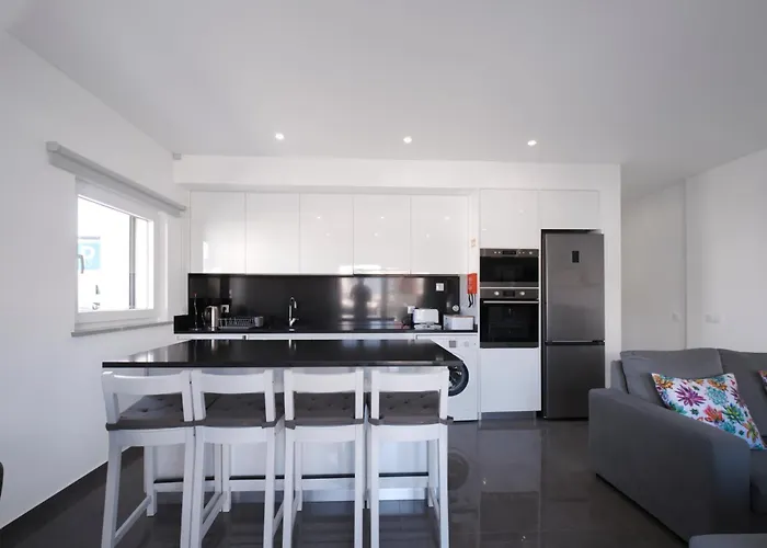 & Surf Lovers With Ac - *